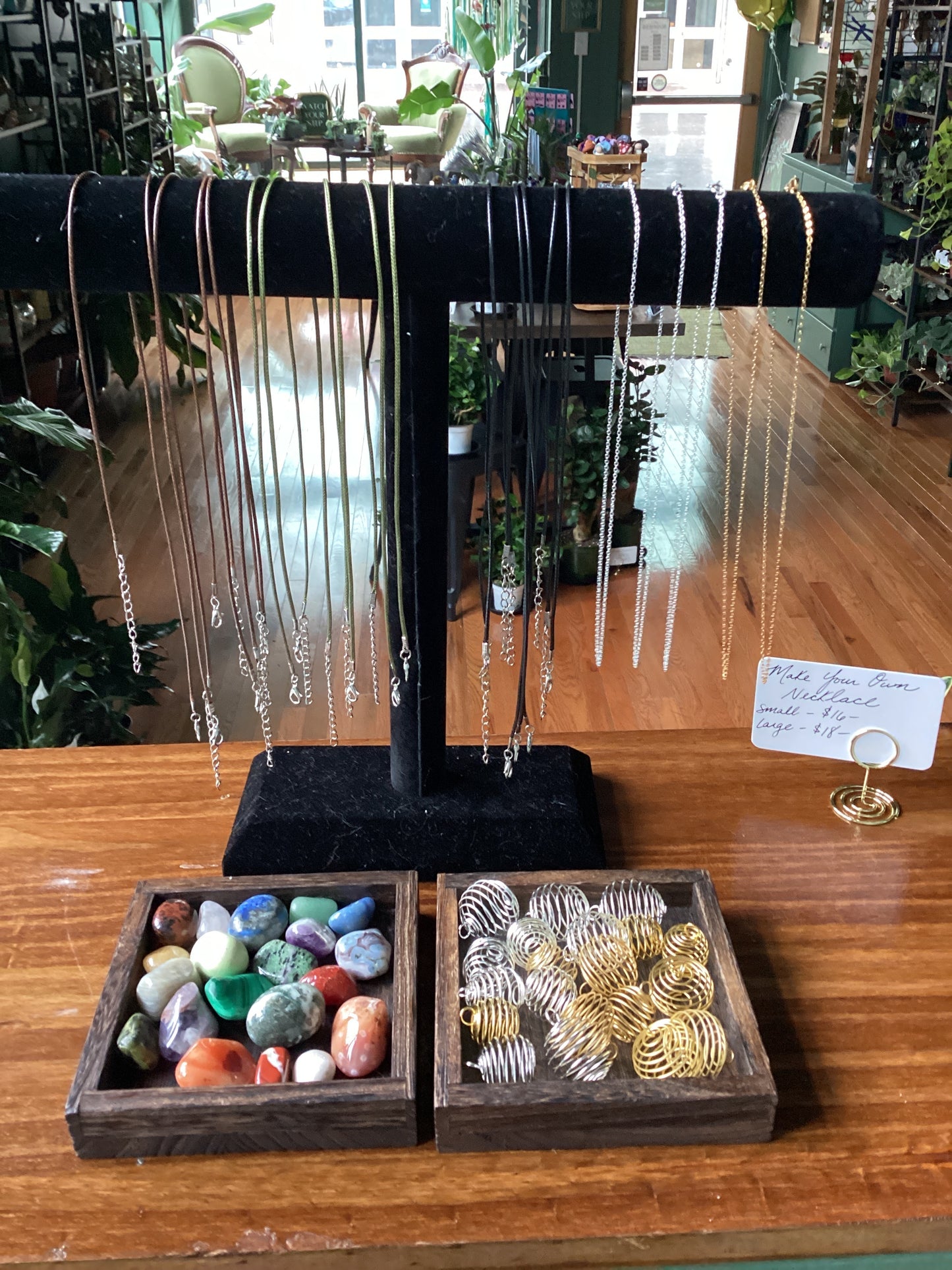 Make / build your own necklace